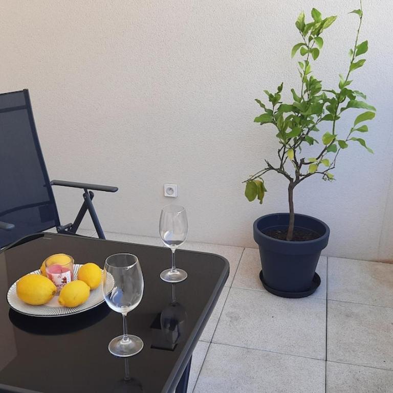 Appartement cosy et lumineux avec belle terrasse, à deux pas du tram Sabines - Appartement 1 Chambre - 18