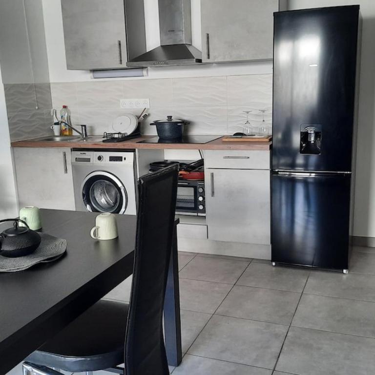 Appartement cosy et lumineux avec belle terrasse, à deux pas du tram Sabines - Appartement 1 Chambre - 23