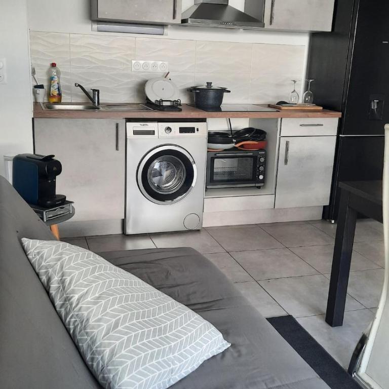 Appartement cosy et lumineux avec belle terrasse, à deux pas du tram Sabines - Appartement 1 Chambre - 28