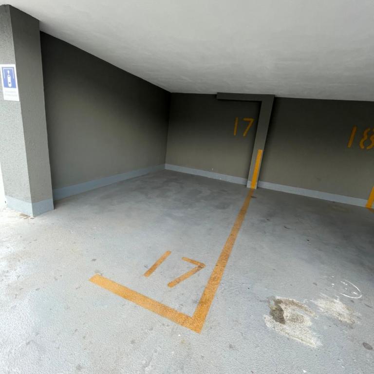 Departamento nuevo con estacionamiento cerca del metro y hermosa vista - Two-Bedroom Apartment - 3