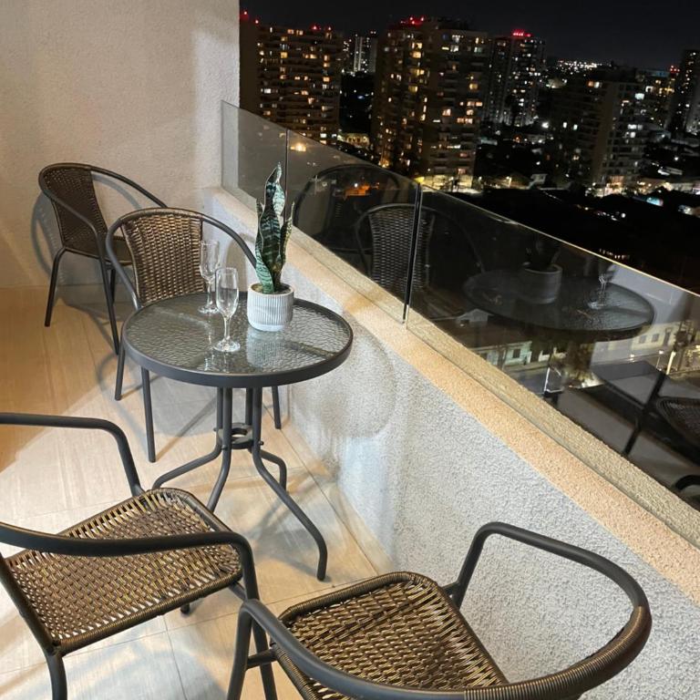 Departamento nuevo con estacionamiento cerca del metro y hermosa vista - Two-Bedroom Apartment - 5