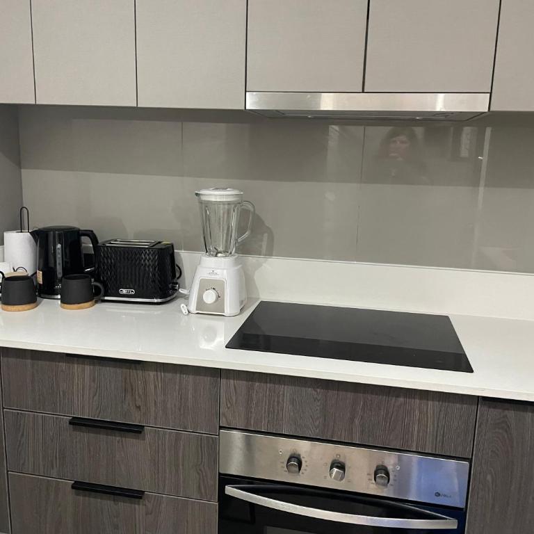 Departamento nuevo con estacionamiento cerca del metro y hermosa vista - Two-Bedroom Apartment - 24