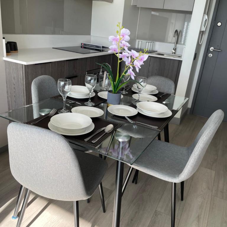 Departamento nuevo con estacionamiento cerca del metro y hermosa vista - Two-Bedroom Apartment - 32