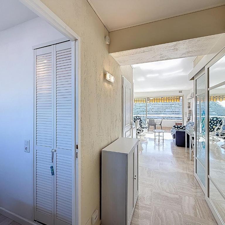 Marina Beach 6 people,Private Parking Amazing Sea view WIFI 7th floor, AC - One-Bedroom Apartment - 24
