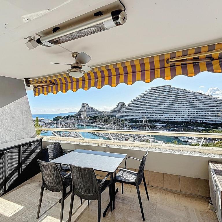 Marina Beach 6 people,Private Parking Amazing Sea view WIFI 7th floor, AC - One-Bedroom Apartment - 7