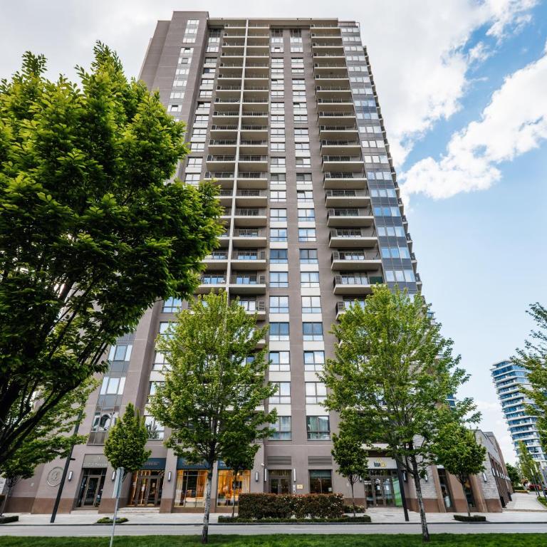 WF Pulse Riverview with Terrace and Free Parking - Two-Bedroom Deluxe Apartment with Balcony - 43