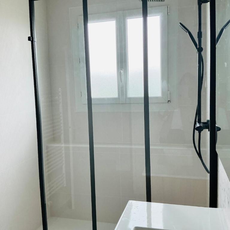 superbe appartement 3 chambres 5 min de la plage - Three-Bedroom Apartment - 2