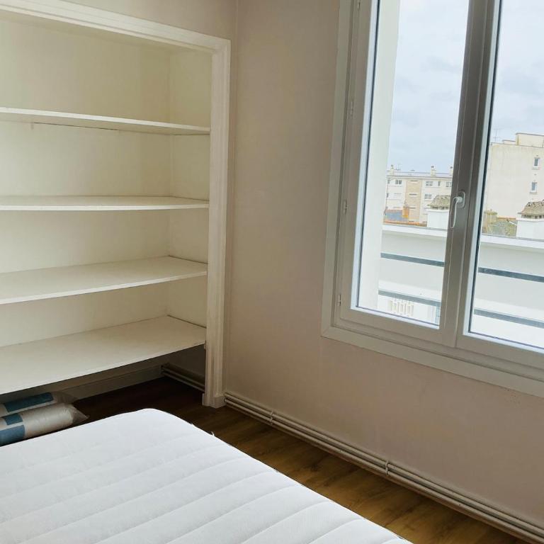 superbe appartement 3 chambres 5 min de la plage - Three-Bedroom Apartment - 16