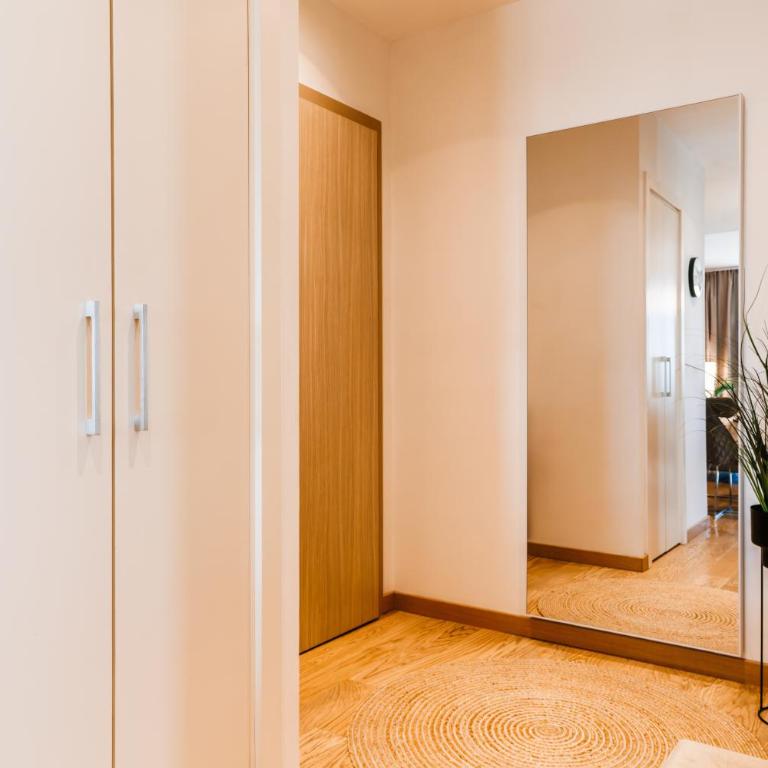 WF Pulse Riverview with Terrace and Free Parking - Two-Bedroom Deluxe Apartment with Balcony - 45