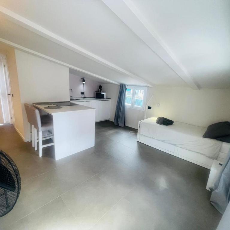 Tirma Studios - Studio with Balcony - 6