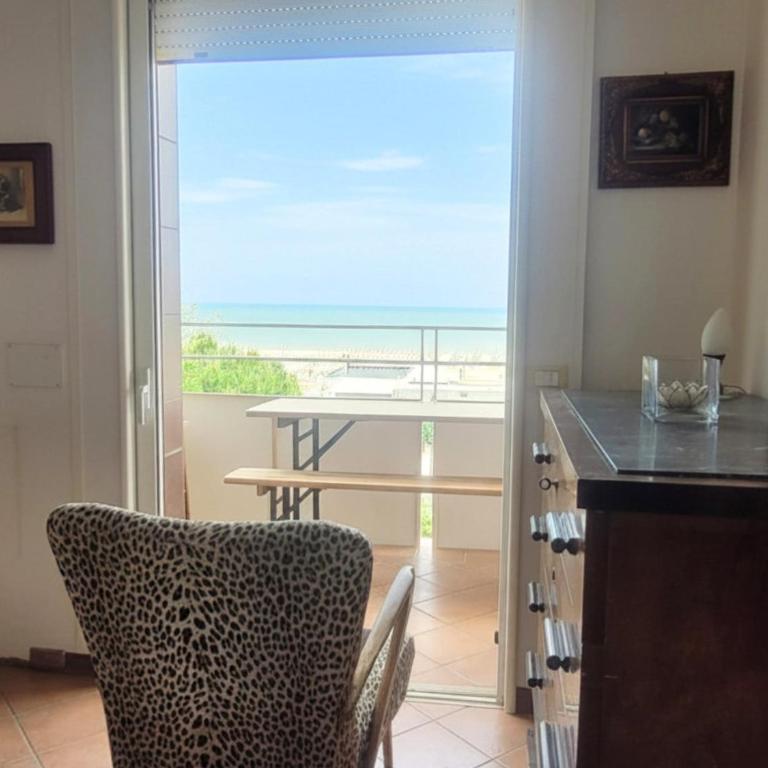 CN043 - Cesenatico, quadrilocale fronte mare con terrazza panoramica - Three-Bedroom Apartment - 10
