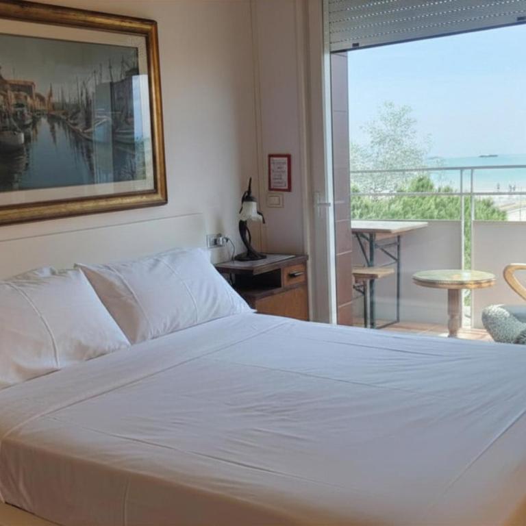 CN043 - Cesenatico, quadrilocale fronte mare con terrazza panoramica - Three-Bedroom Apartment - 11