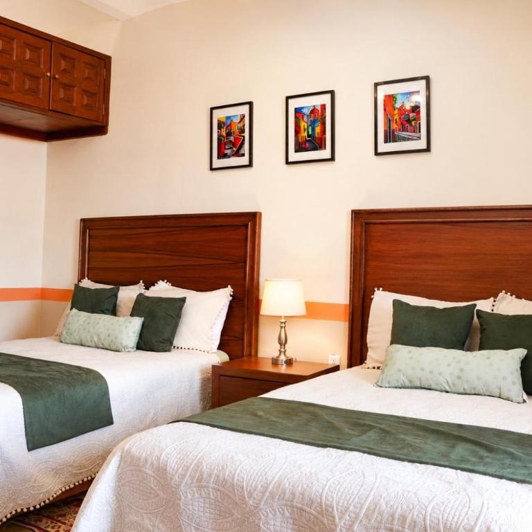 Casa amplia en el centro de Guanajuato - Three-Bedroom House - 9