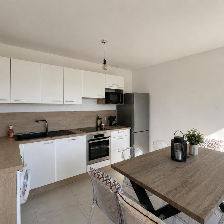 Appartement dans résidence avec piscine - Two-Bedroom Apartment with Terrace - 3