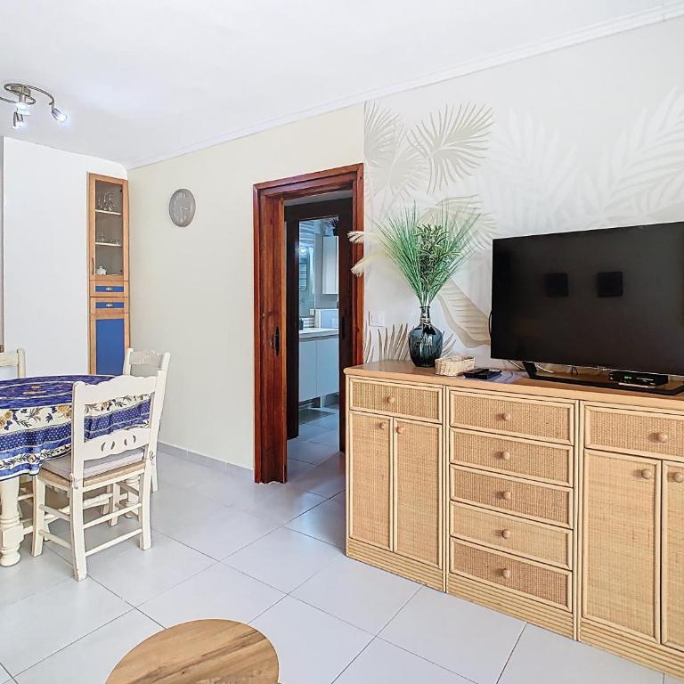 Apartamento urb La Felicidad, 200 m de la playa - Apartamento de 2 dormitorios con terraza - 28