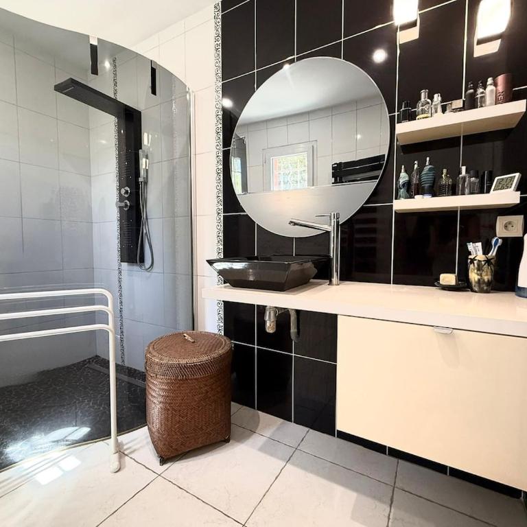 Villa avec piscine, 4 chambres, jardin, dans le massif des maures - Villa con Piscina Privata - 6