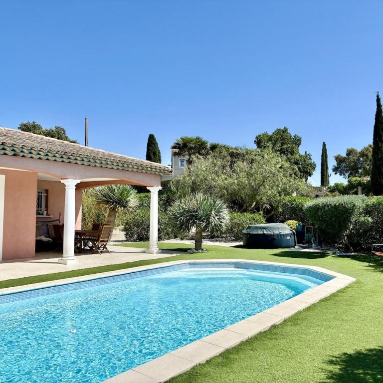 Villa avec piscine, 4 chambres, jardin, dans le massif des maures - Villa con Piscina Privata - 8