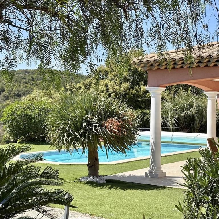 Villa avec piscine, 4 chambres, jardin, dans le massif des maures - Villa con Piscina Privata - 12