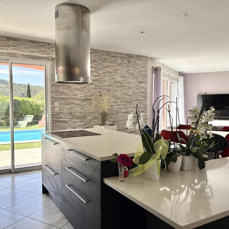 Villa avec piscine, 4 chambres, jardin, dans le massif des maures - Villa con Piscina Privata - 20