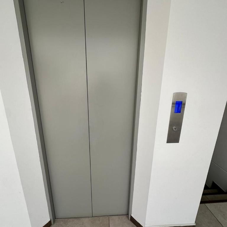 hermoso apto con balcon en Unicentro wifi cocina parqueadero - Three-Bedroom Apartment - 71