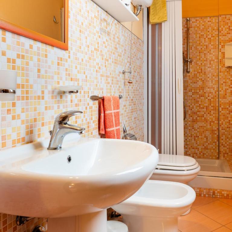 Bed and Breakfast San Domenico - Camera Matrimoniale con Balcone - 8