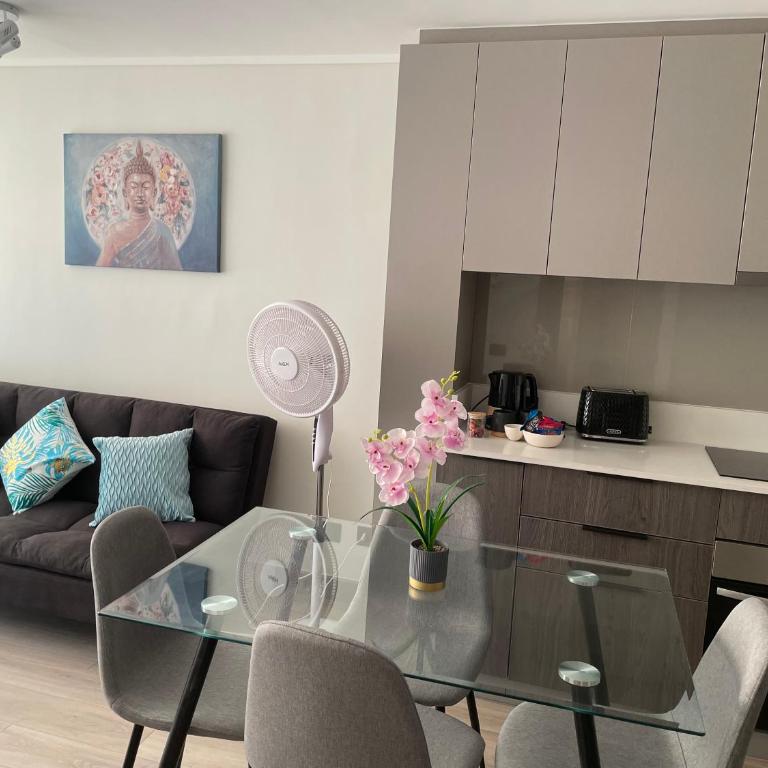 Departamento con estacionamiento cerca del metro y Wifi - Apartamento de 2 dormitorios - 1