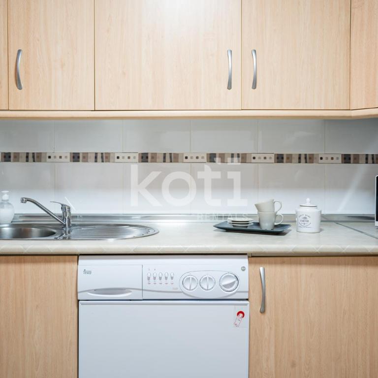 Terraza y Parking - Ático Capitán - Koti Rentals - Apartamento de 2 dormitorios - 17