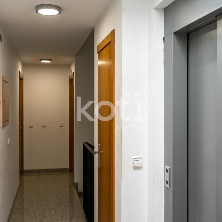 Terraza y Parking - Ático Capitán - Koti Rentals - Apartamento de 2 dormitorios - 33