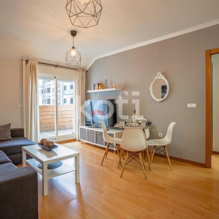 Terraza y Parking - Ático Capitán - Koti Rentals - Apartamento de 2 dormitorios - 3
