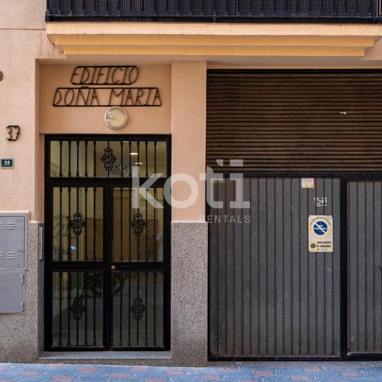 Terraza y Parking - Ático Capitán - Koti Rentals - Apartamento de 2 dormitorios - 39