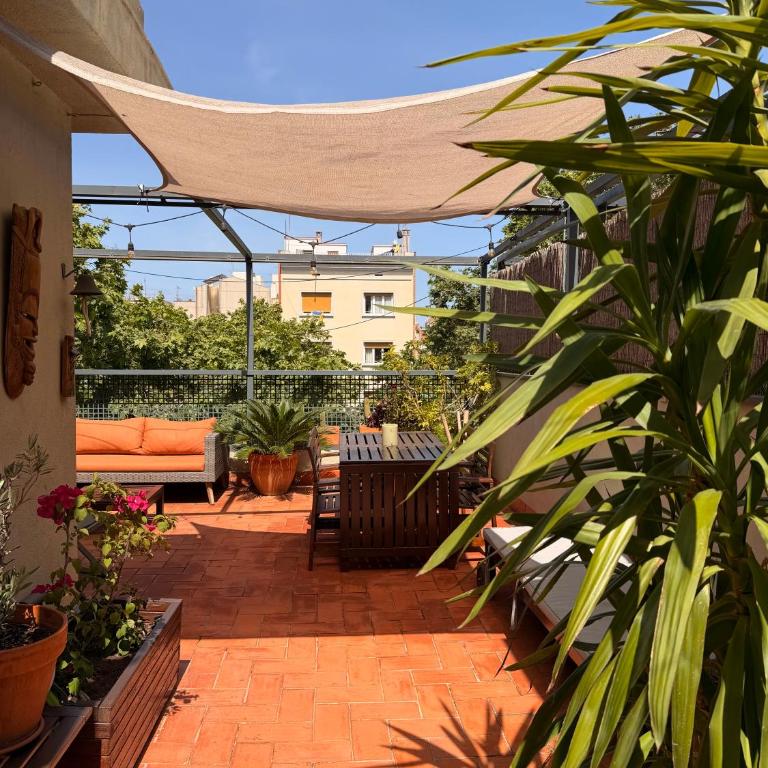 Cozy Duplex with Terrace in Gracia Square - Three-Bedroom House - 11