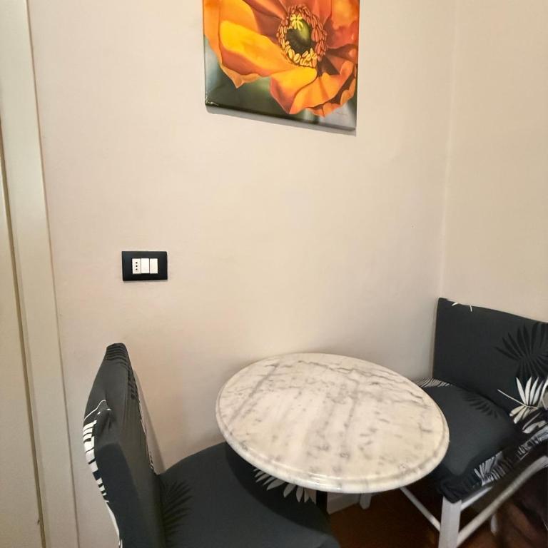 Piccarda Rooms - Double Room with Private External Bathroom - 1