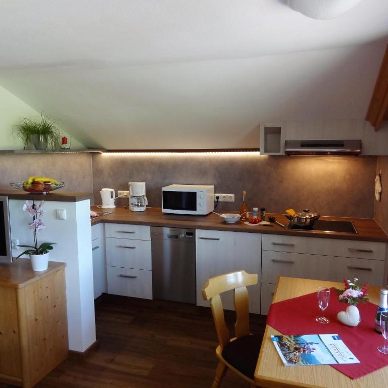 Gästehaus Koros - Apartment - 1