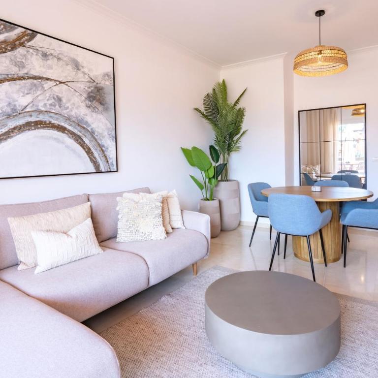 Delightfully Furnished Ground Floor 2 Bed Apartment in Casares Costa - Apartamento - 1