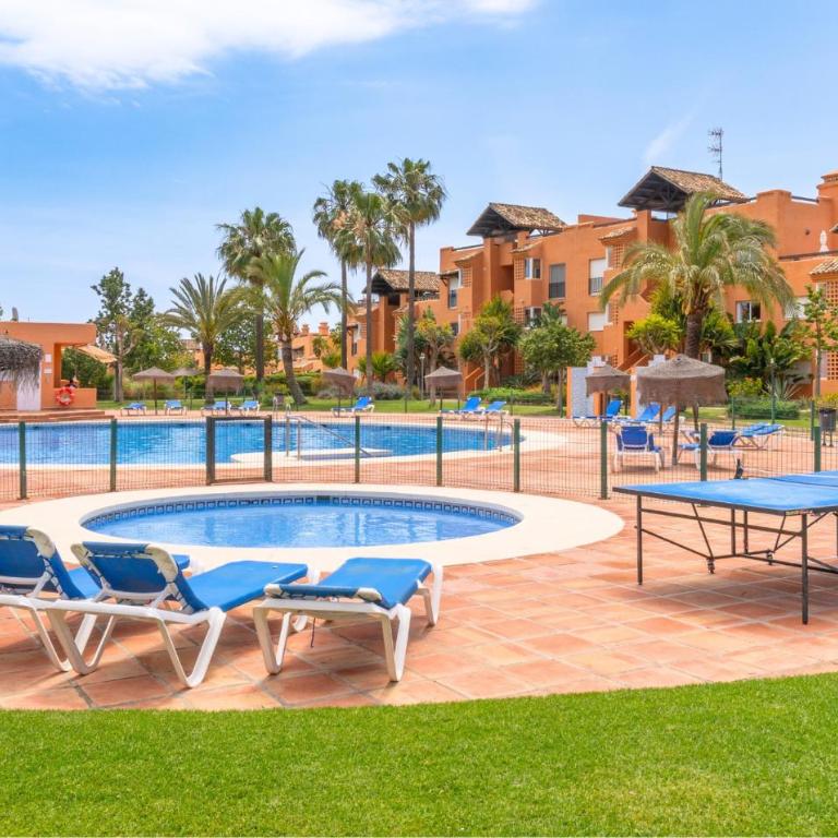 Delightfully Furnished Ground Floor 2 Bed Apartment in Casares Costa - Apartamento - 24