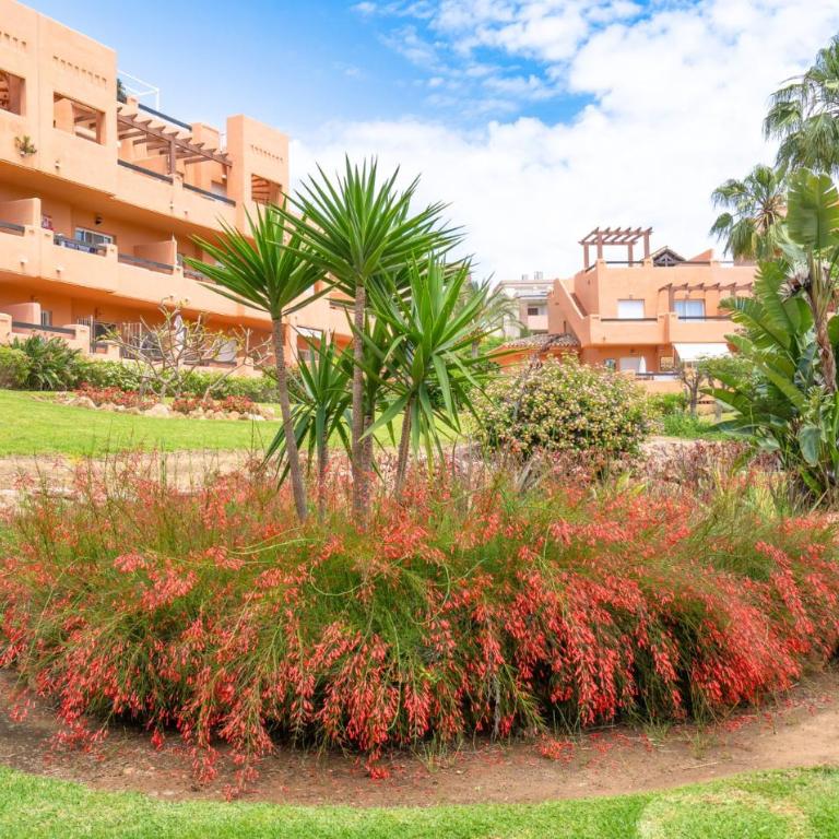 Delightfully Furnished Ground Floor 2 Bed Apartment in Casares Costa - Apartamento - 25