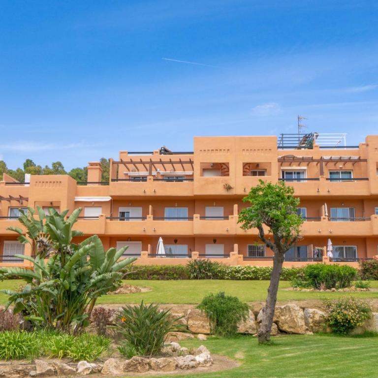 Delightfully Furnished Ground Floor 2 Bed Apartment in Casares Costa - Apartamento - 26