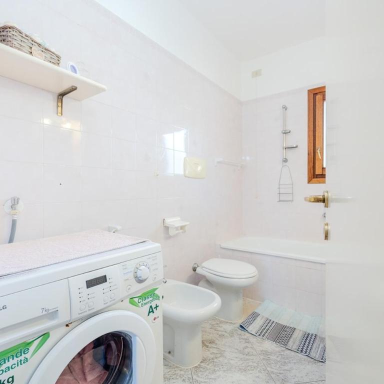 Olbia Apartment with veranda overlooking the city - One-Bedroom Apartment - 24
