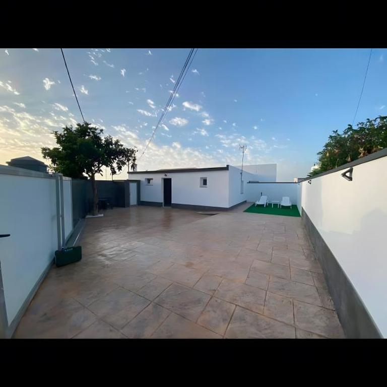 Apartamento con Piscina y Barbacoa - Apartamento con terraza - 1
