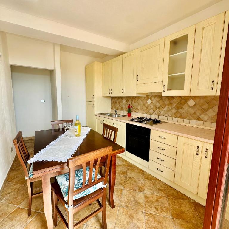 Pasendi - Two-Bedroom House - 4
