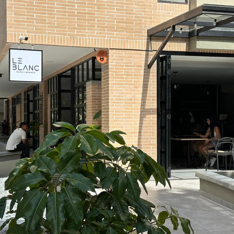 Loft en Laureles Central AC Moderno - Apartamento de 1 dormitorio - 12