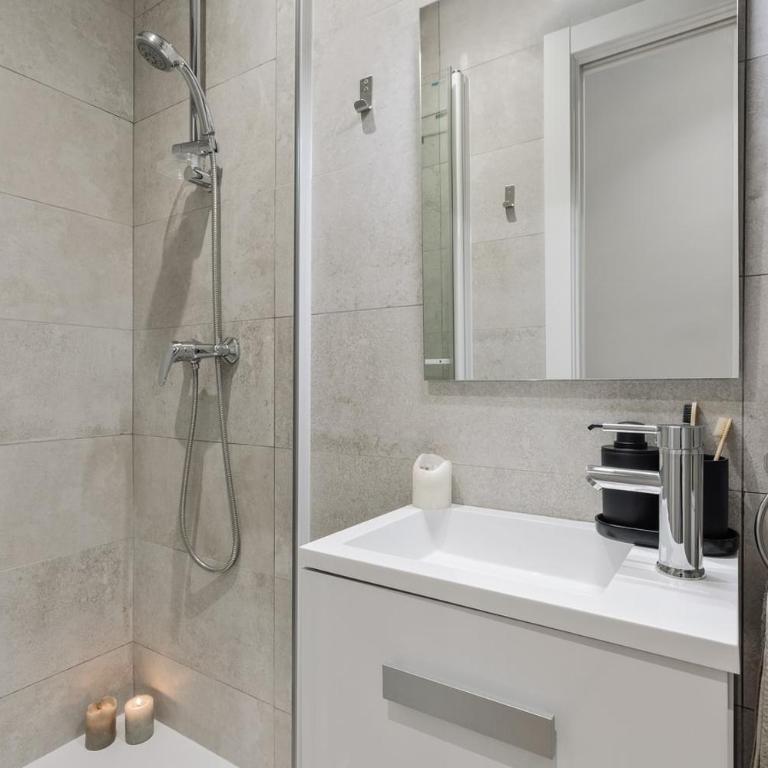 Spacest - Passeig de Sant Joan E - Apartment - 9