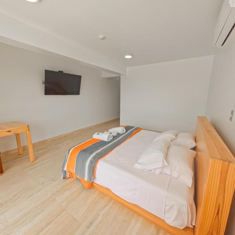 Hotel Boutique La Angostura II - King Room with Pool View with Air Conditioning - 2