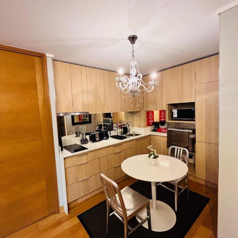 Exclusivo y seguro Departamento en El GOLF - Apartamento - 25