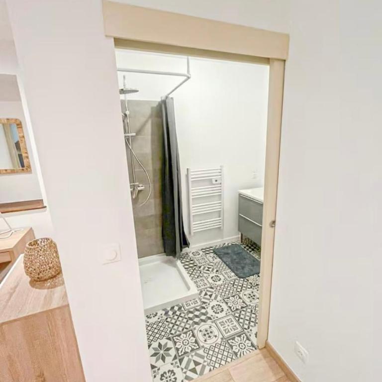 1-bedroom apartment - Private patio - Air conditioning - Les Halles neighborhood - Appartement 2 Chambres - 12