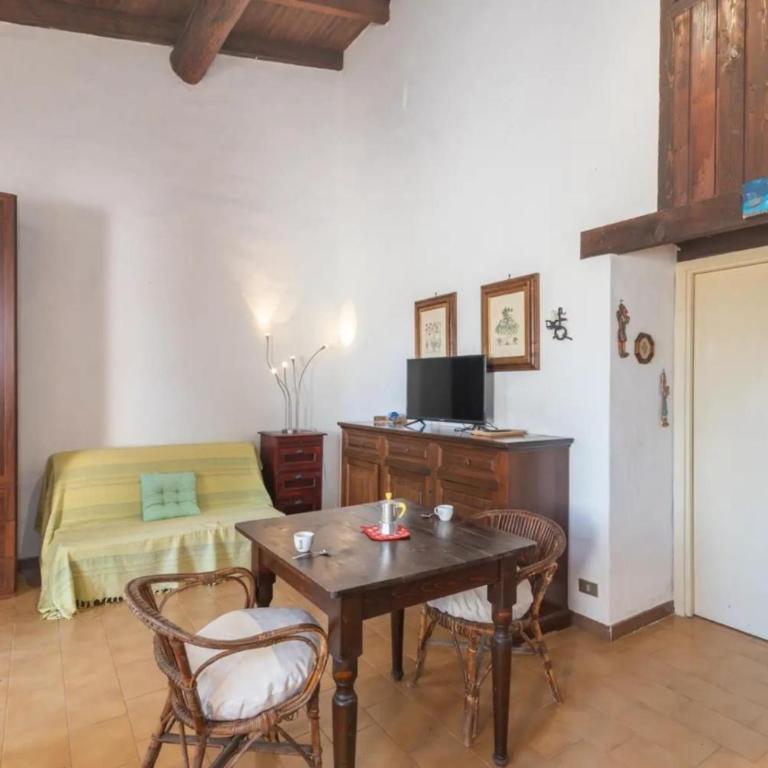 4 minutes to the sea - La Cinta Country House - One-Bedroom Loft Apartment with One Queen Bed - 6