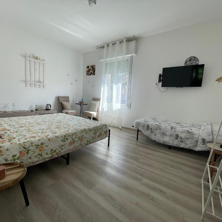 R&B MiDora Modena - Camera Tripla con Bagno Privato - 9