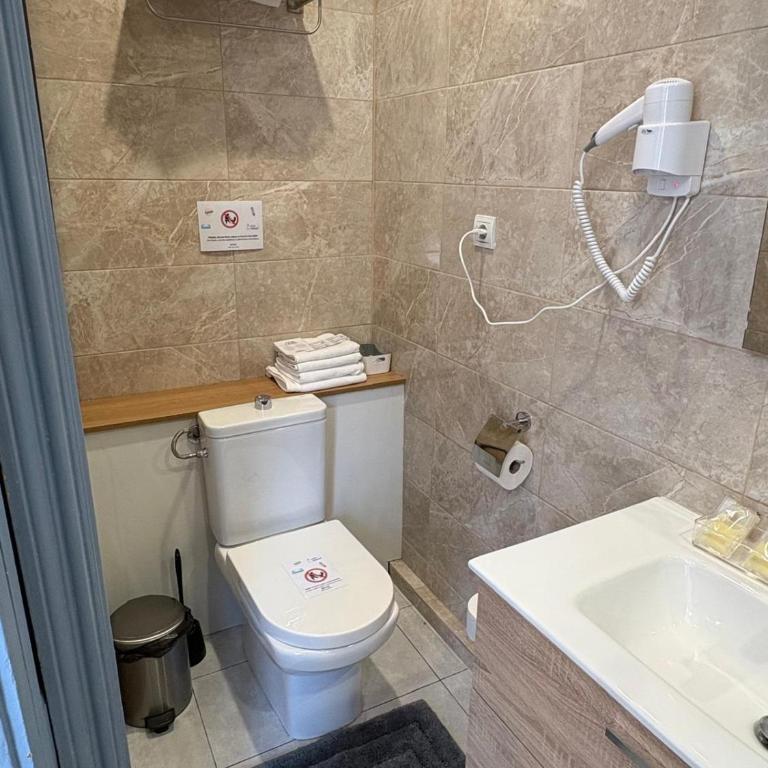 Hotel Ginebra - Quadruple Room - 15