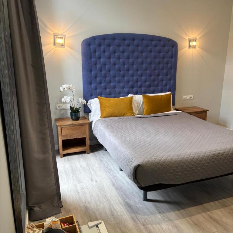 Hotel Ginebra - Triple Room - 7