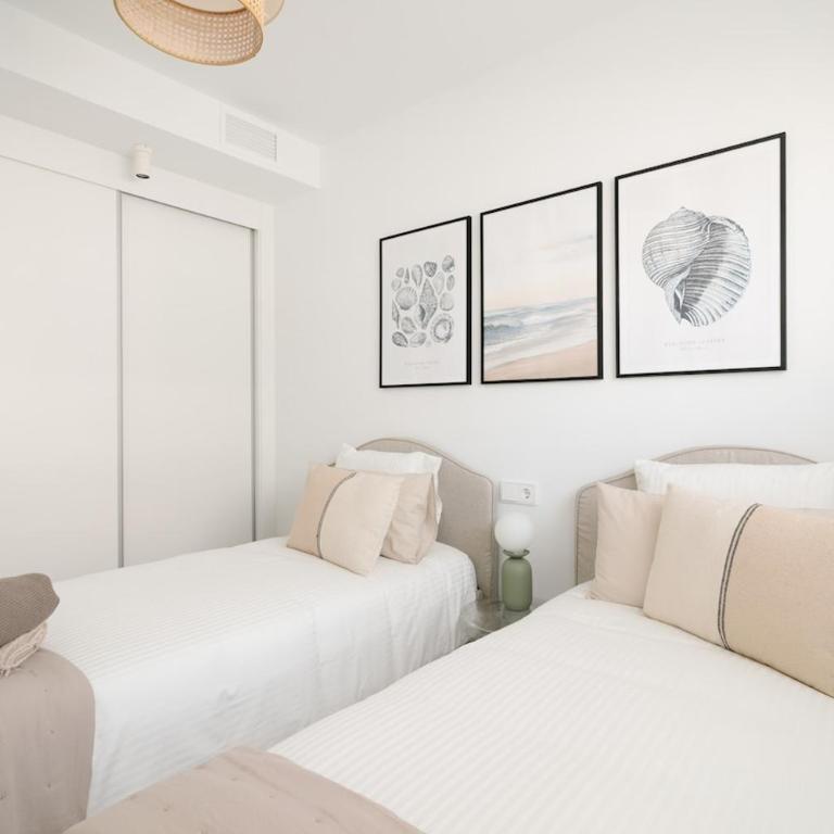 Sea View, Private jacuzzi, Pool, 15 min airport - Two-Bedroom Apartment - 5